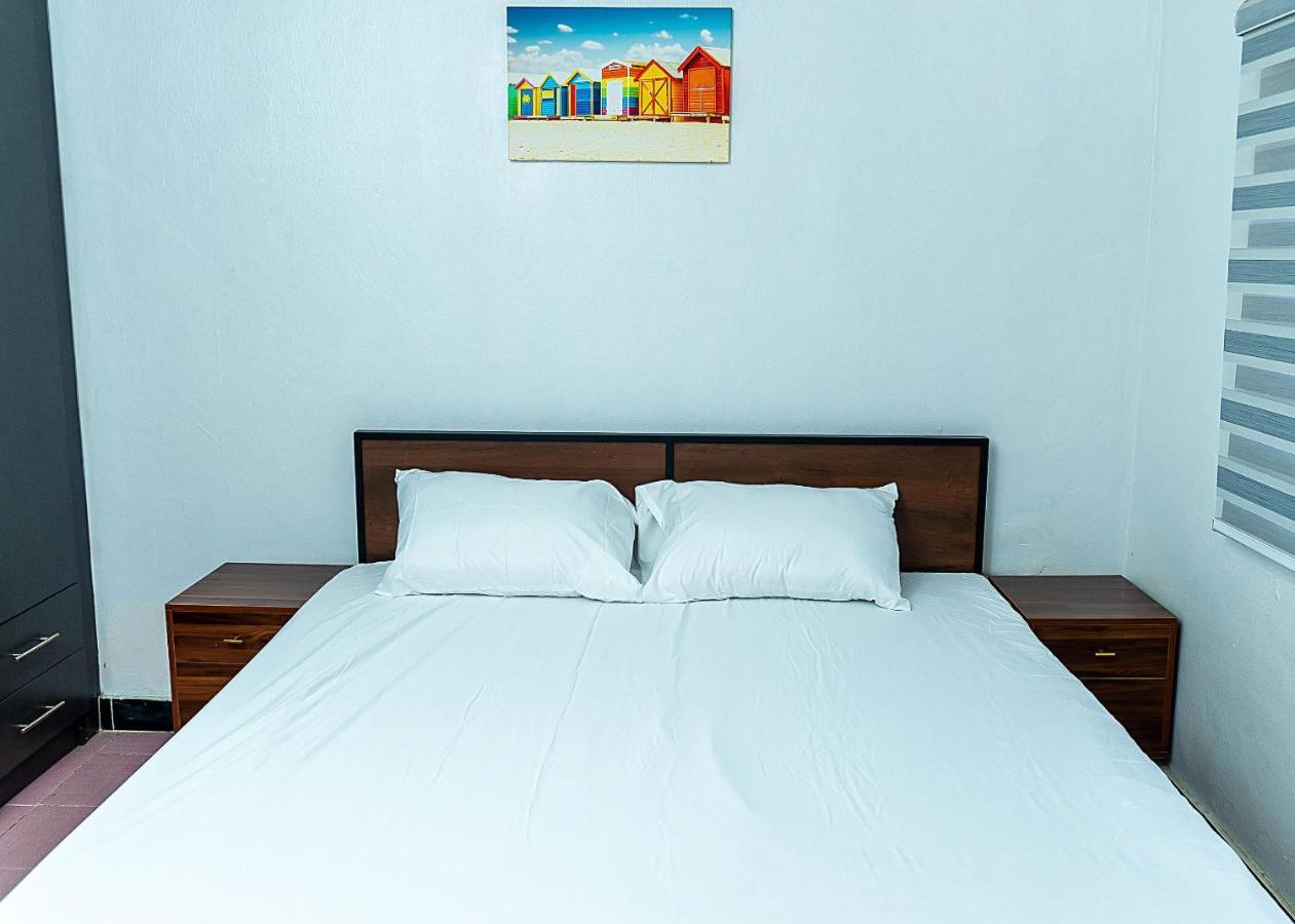 Palm Heights Apartments - Omole Phase 1, Ikeja Bagian luar foto