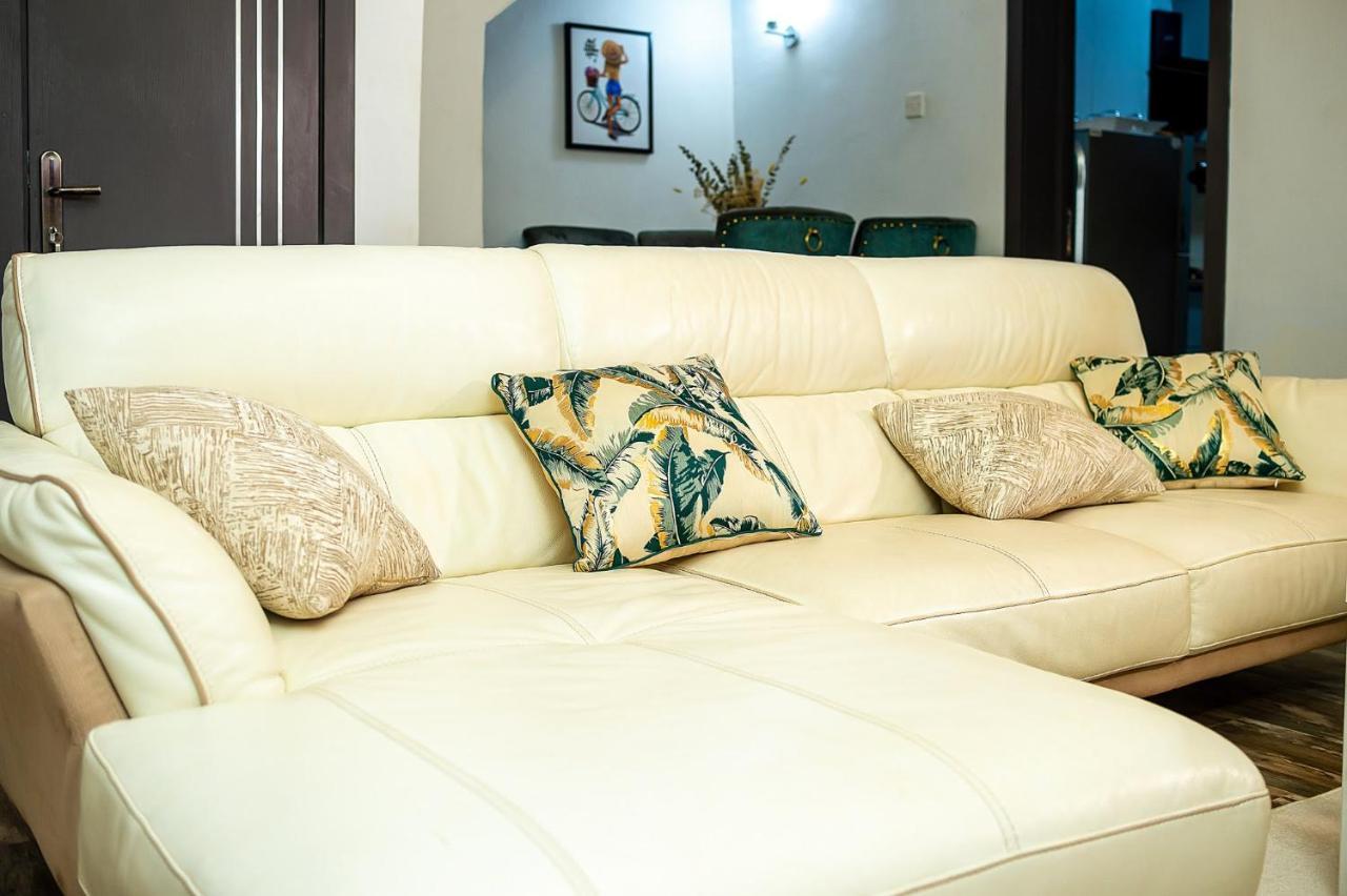 Palm Heights Apartments - Omole Phase 1, Ikeja Bagian luar foto