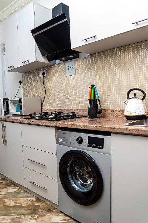 Palm Heights Apartments - Omole Phase 1, Ikeja Bagian luar foto