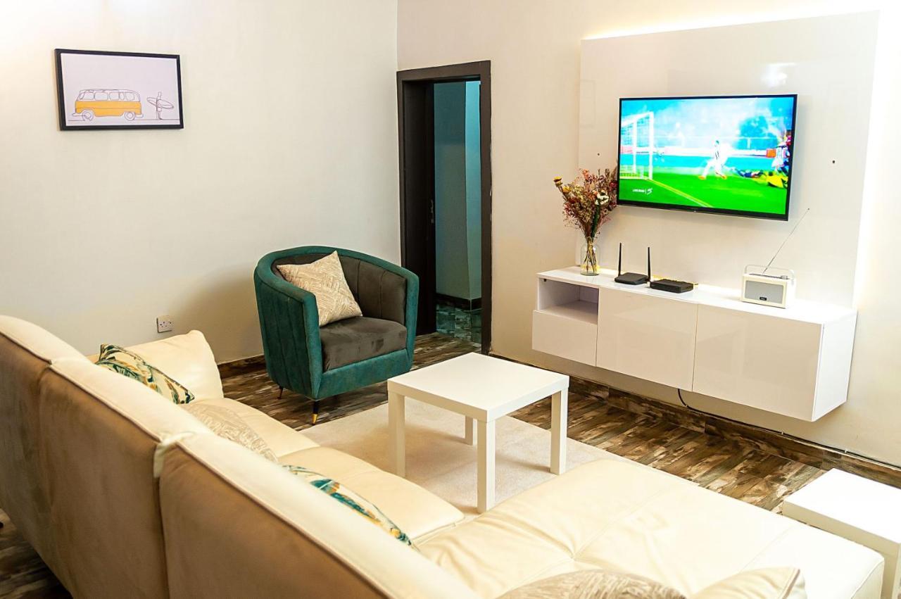 Palm Heights Apartments - Omole Phase 1, Ikeja Bagian luar foto