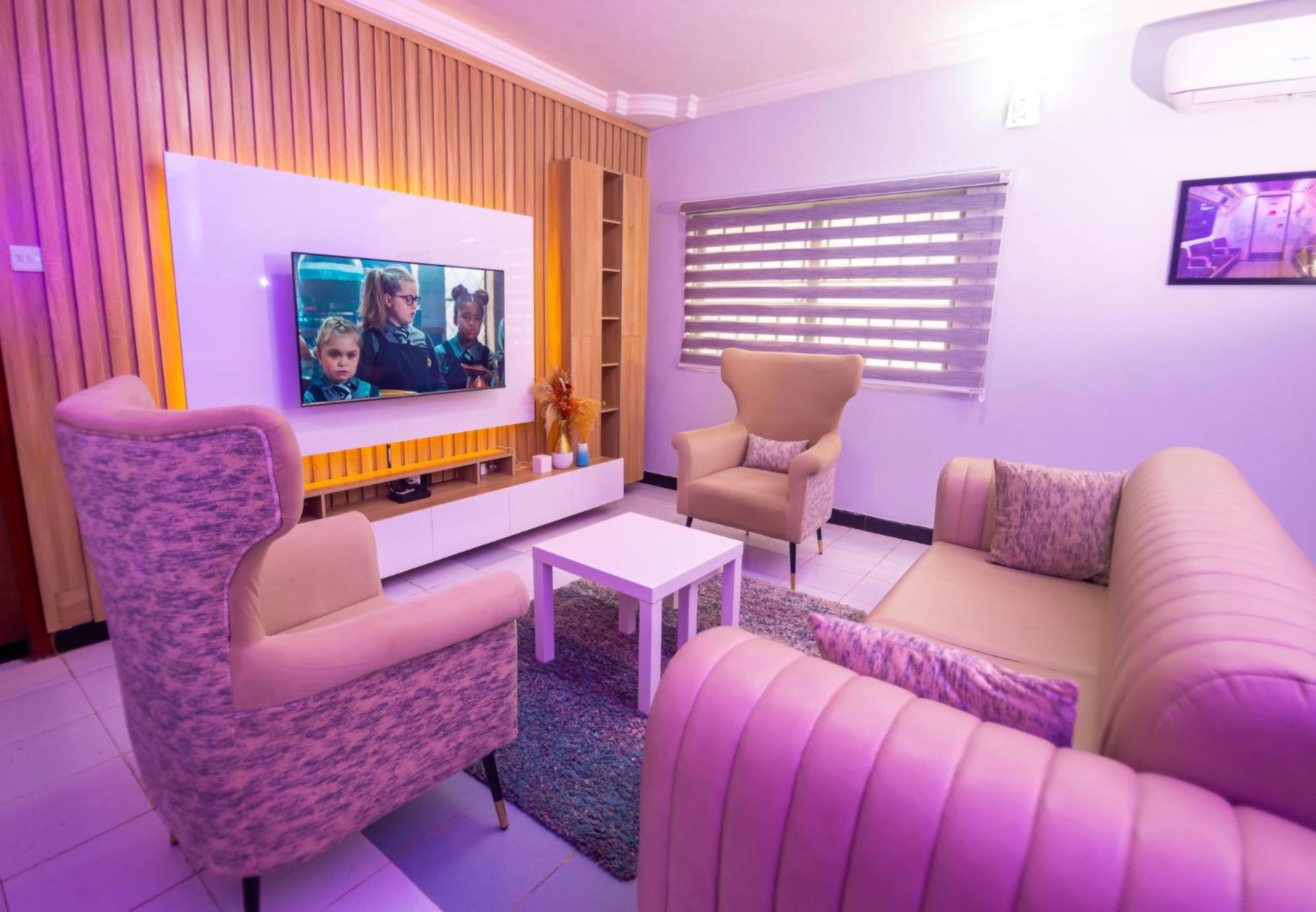 Palm Heights Apartments - Omole Phase 1, Ikeja Bagian luar foto